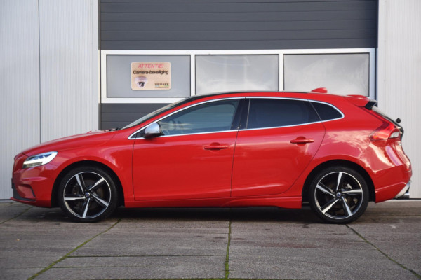 Volvo V40 2.0 D3 R Design Business Sport / Panoramadak / Leer / Led koplampen / Stoelverwarming / Camera /