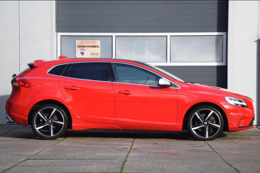 Volvo V40 2.0 D3 R Design Business Sport / Panoramadak / Leer / Led koplampen / Stoelverwarming / Camera /