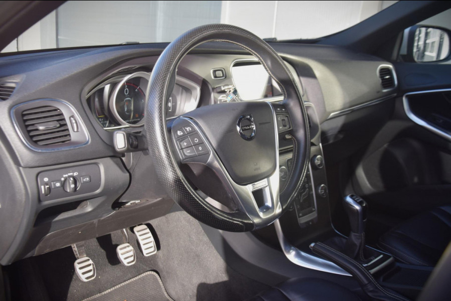 Volvo V40 2.0 D3 R Design Business Sport / Panoramadak / Leer / Led koplampen / Stoelverwarming / Camera /