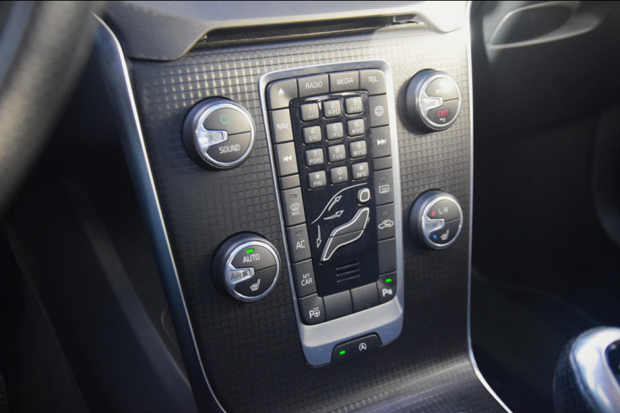 Volvo V40 2.0 D3 R Design Business Sport / Panoramadak / Leer / Led koplampen / Stoelverwarming / Camera /