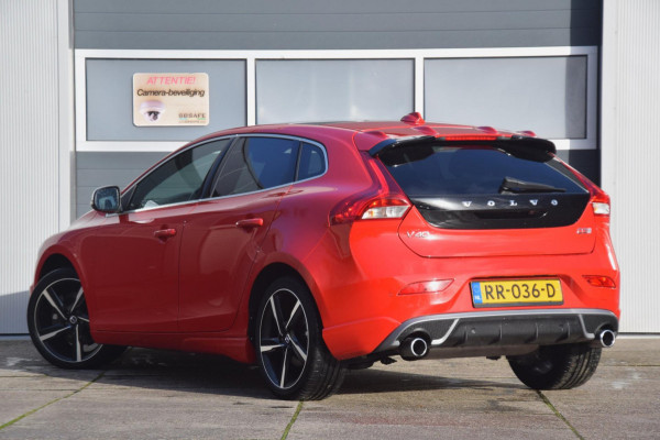 Volvo V40 2.0 D3 R Design Business Sport / Panoramadak / Leer / Led koplampen / Stoelverwarming / Camera /