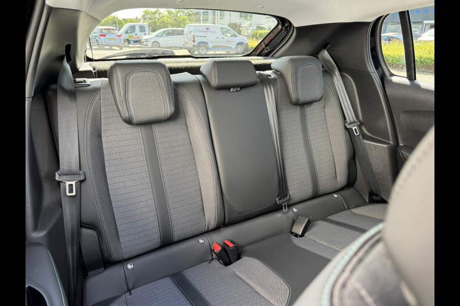 Peugeot 208 1.2 PT 100 Allure Pack | Stoelverwarming | Parkeercamera | Adaptive cruise | Prijs is rijklaar