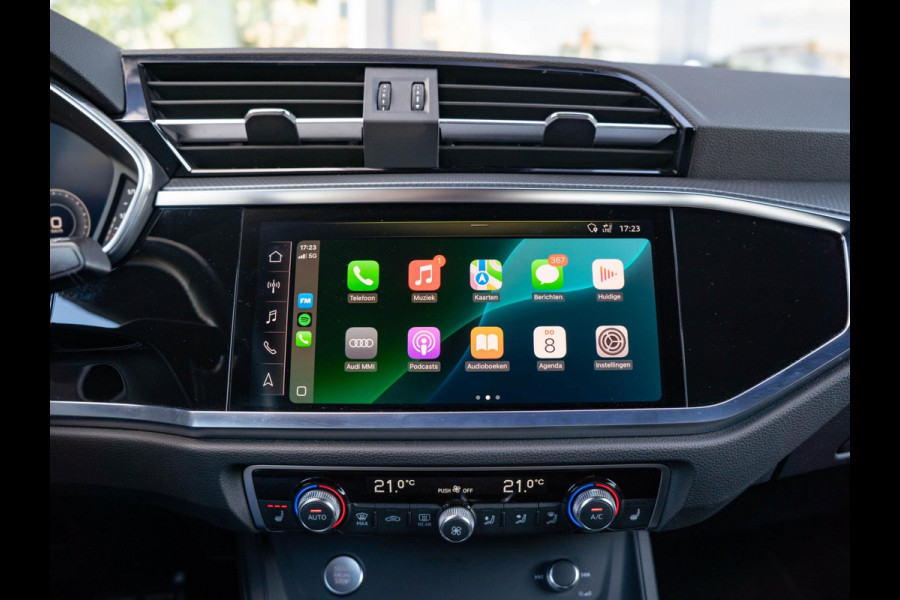 Audi Q3 35 TFSI Pro Line S-line / Keyless / Ambient / CarPlay / Elek stoelen / 20 inch