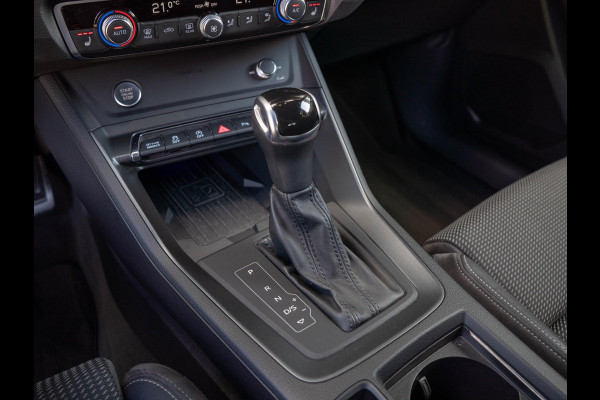 Audi Q3 35 TFSI Pro Line S-line / Keyless / Ambient / CarPlay / Elek stoelen / 20 inch
