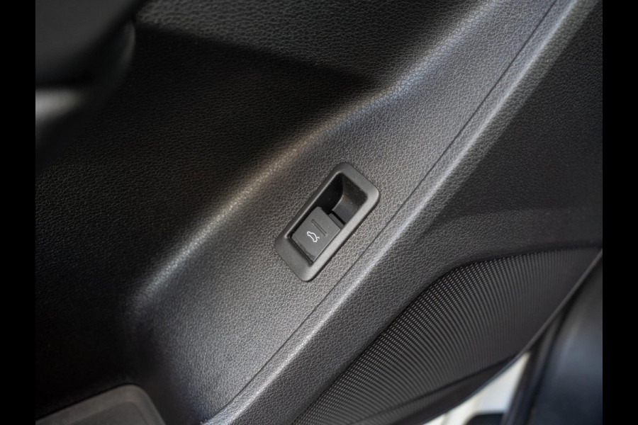 Audi Q3 35 TFSI Pro Line S-line / Keyless / Ambient / CarPlay / Elek stoelen / 20 inch