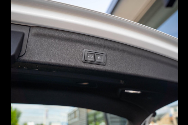 Audi Q3 35 TFSI Pro Line S-line / Keyless / Ambient / CarPlay / Elek stoelen / 20 inch