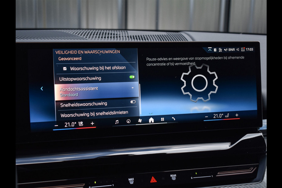 BMW 5 Serie Touring 530e xDrive M Sport | DRIVING ASS. PLUS | HARMAN KARDON | ELEKTR. TREKHAAK | ACHTERUITRIJ CAMERA | AMBIANCE VERLICHTING