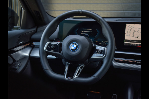 BMW 5 Serie Touring 530e xDrive M Sport | DRIVING ASS. PLUS | HARMAN KARDON | ELEKTR. TREKHAAK | ACHTERUITRIJ CAMERA | AMBIANCE VERLICHTING