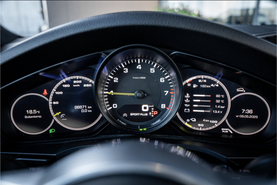 Porsche Cayenne 3.0 E-Hybrid Sport Chrono - NL l Panorama l Trekh. l Memory l Dealer OH