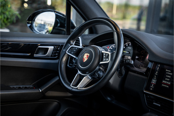 Porsche Cayenne 3.0 E-Hybrid Sport Chrono - NL l Panorama l Trekh. l Memory l Dealer OH