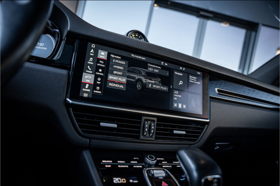 Porsche Cayenne 3.0 E-Hybrid Sport Chrono - NL l Panorama l Trekh. l Memory l Dealer OH