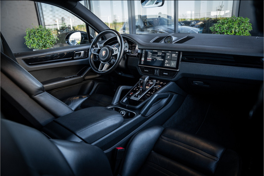 Porsche Cayenne 3.0 E-Hybrid Sport Chrono - NL l Panorama l Trekh. l Memory l Dealer OH