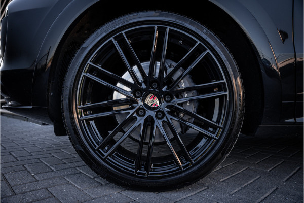 Porsche Cayenne 3.0 E-Hybrid Sport Chrono - NL l Panorama l Trekh. l Memory l Dealer OH