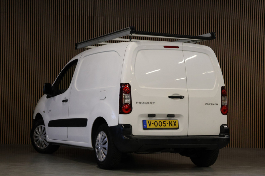 Peugeot Partner 120 1.6 BlueHDi 100 | Airco | Cruise control | PDC | Imperiaal | Elek. ramen | Bluetooth | MF Stuur | Houten vloer | NAP Logisch | NL Auto
