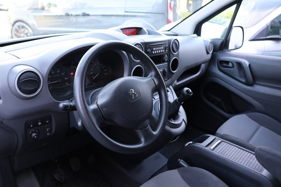Peugeot Partner 120 1.6 BlueHDi 100 | Airco | Cruise control | PDC | Imperiaal | Elek. ramen | Bluetooth | MF Stuur | Houten vloer | NAP Logisch | NL Auto