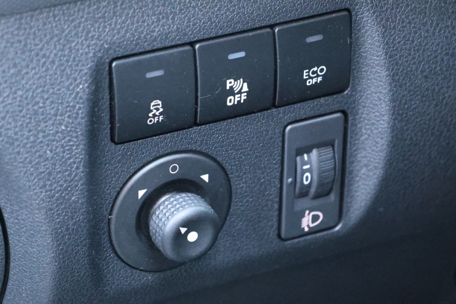 Peugeot Partner 120 1.6 BlueHDi 100 | Airco | Cruise control | PDC | Imperiaal | Elek. ramen | Bluetooth | MF Stuur | Houten vloer | NAP Logisch | NL Auto