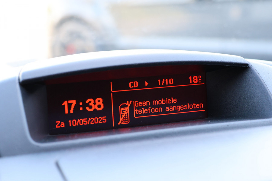 Peugeot Partner 120 1.6 BlueHDi 100 | Airco | Cruise control | PDC | Imperiaal | Elek. ramen | Bluetooth | MF Stuur | Houten vloer | NAP Logisch | NL Auto