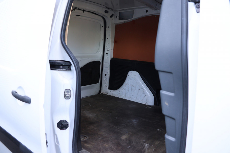 Peugeot Partner 120 1.6 BlueHDi 100 | Airco | Cruise control | PDC | Imperiaal | Elek. ramen | Bluetooth | MF Stuur | Houten vloer | NAP Logisch | NL Auto