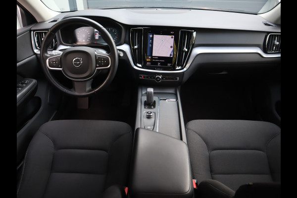 Volvo V60 2.0 B3 Momentum Advantage / Camera / Trekhaak