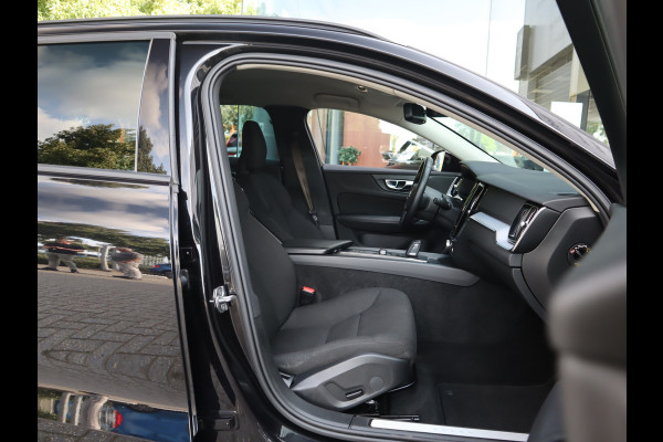 Volvo V60 2.0 B3 Momentum Advantage / Camera / Trekhaak