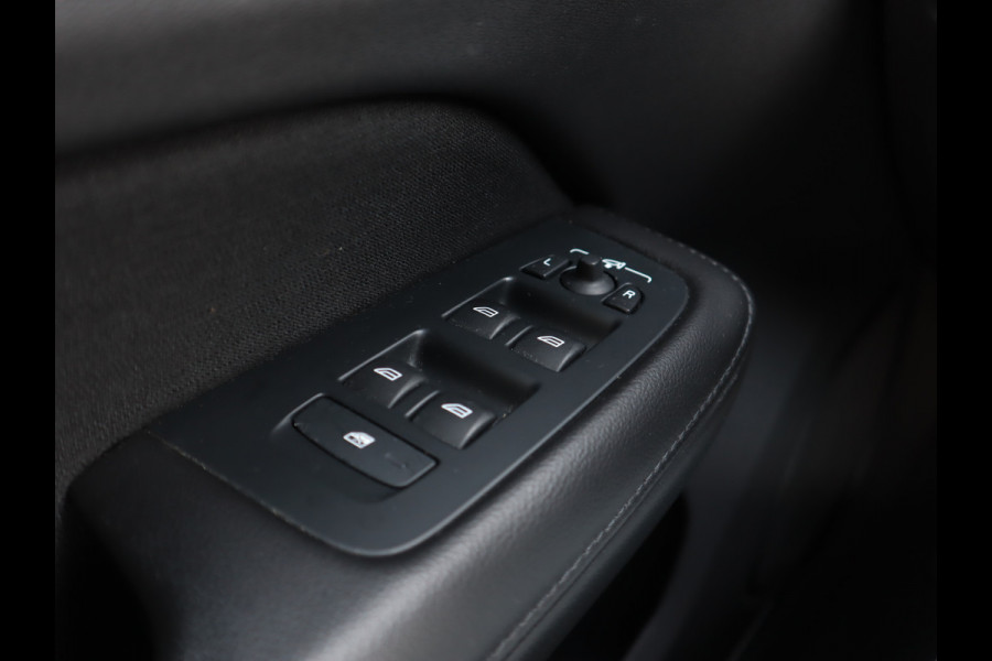 Volvo V60 2.0 B3 Momentum Advantage / Camera / Trekhaak