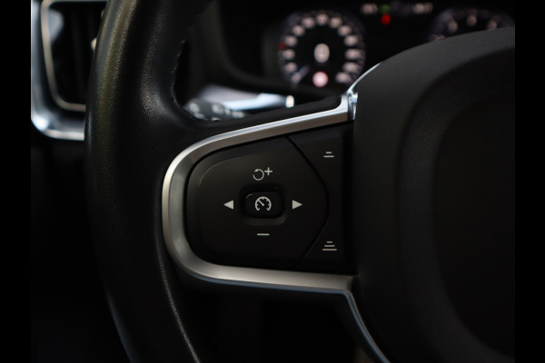 Volvo V60 2.0 B3 Momentum Advantage / Camera / Trekhaak
