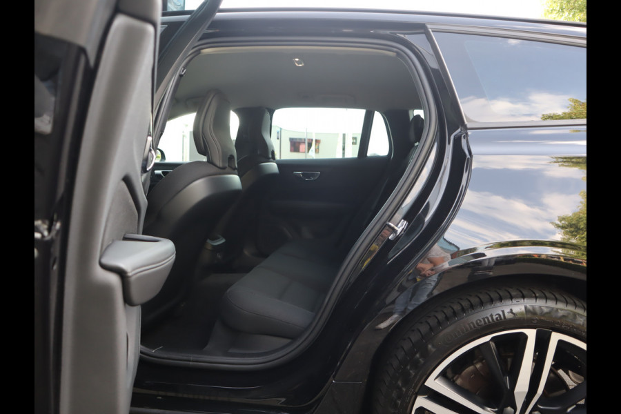 Volvo V60 2.0 B3 Momentum Advantage / Camera / Trekhaak