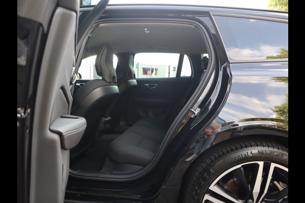 Volvo V60 2.0 B3 Momentum Advantage / Camera / Trekhaak