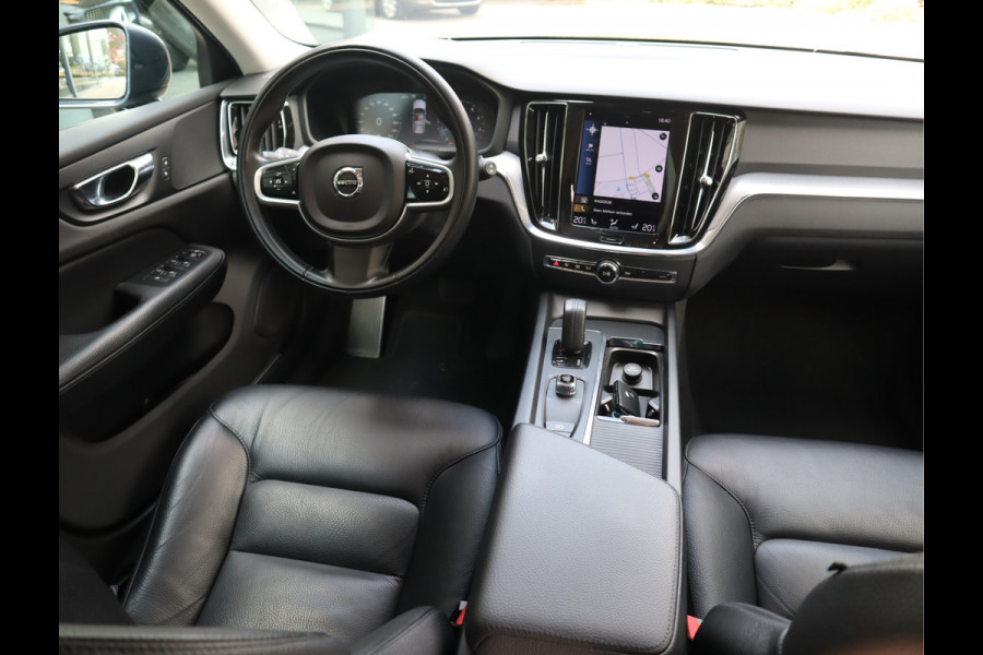 Volvo V60 2.0 B3 Momentum Advantage / Leder / Trekhaak
