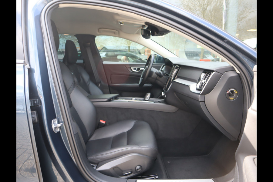 Volvo V60 2.0 B3 Momentum Advantage / Leder / Trekhaak