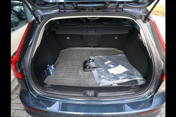 Volvo V60 2.0 B3 Momentum Advantage / Leder / Trekhaak