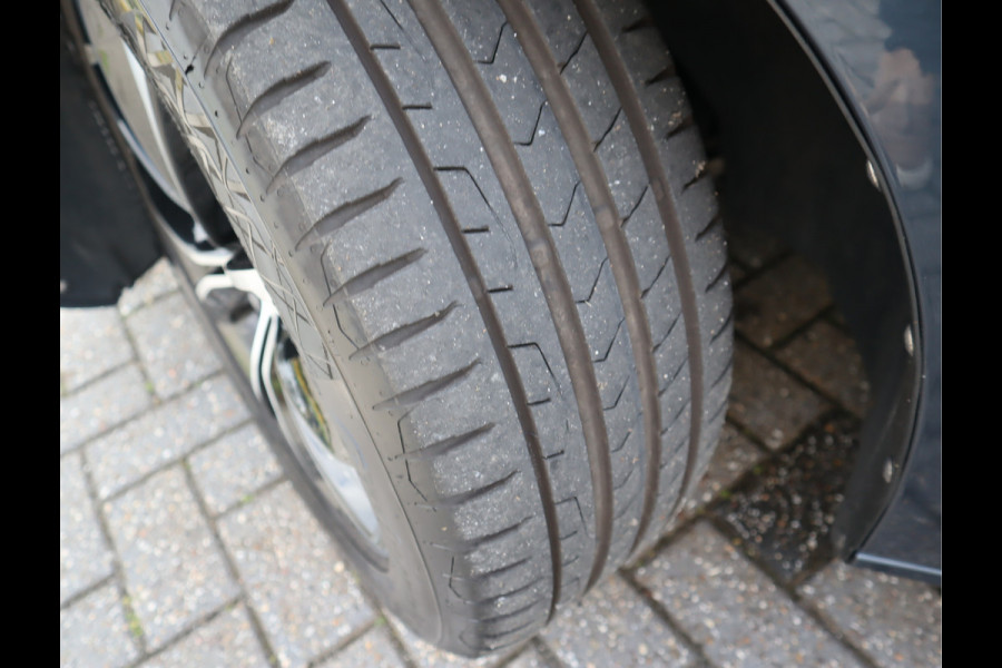 Volvo V60 2.0 B3 Momentum Advantage / Leder / Trekhaak