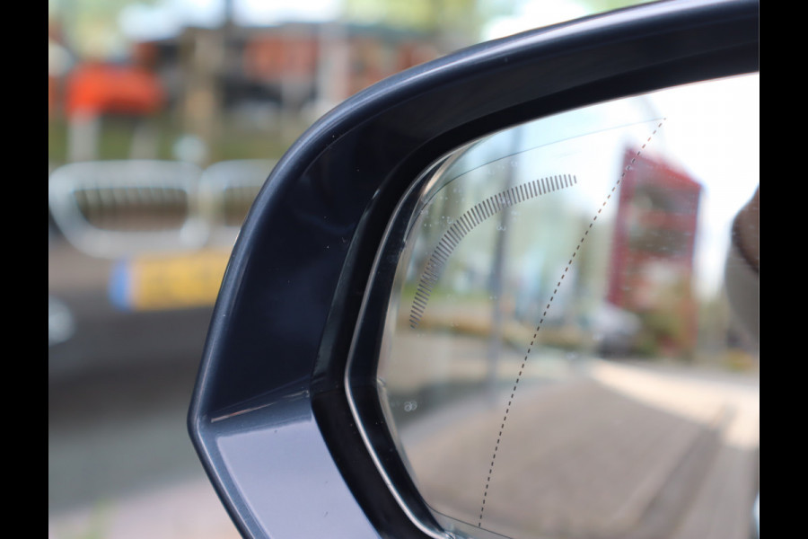 Volvo V60 2.0 B3 Momentum Advantage / Leder / Trekhaak