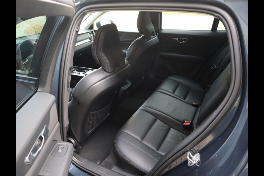 Volvo V60 2.0 B3 Momentum Advantage / Leder / Trekhaak