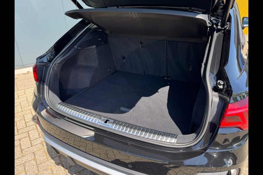 Audi Q3 Sportback 2.0 TFSi Quattro * S-Line * Panorama * Side ass * Visueel Cockpit *