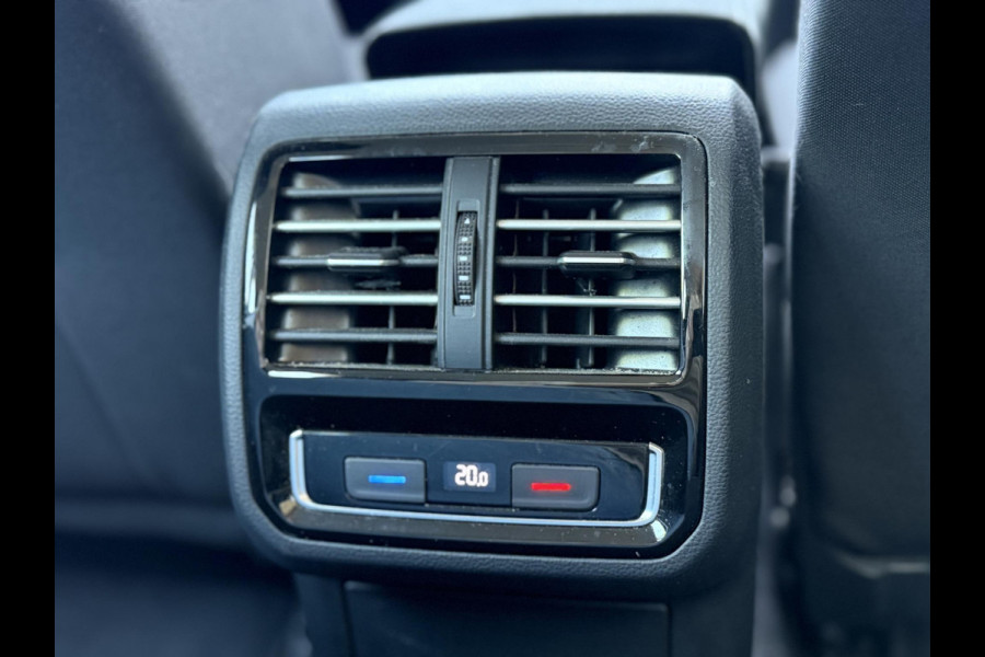 Volkswagen Passat Variant 1.4 TSI DSG Comfortline Business CarPlay|Trekhaak|Cam|Perfect onderhouden