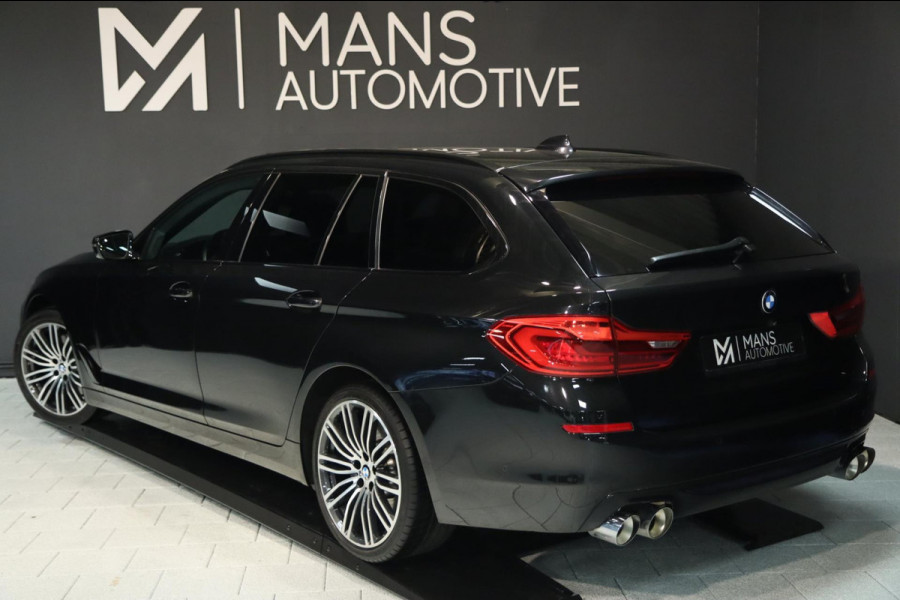 BMW 5 Serie Touring 540i xDrive / PANODAK / Soft Close / CAMERA / HUD / KEYLESS