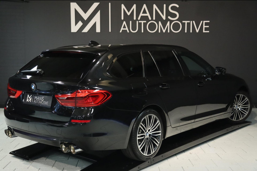 BMW 5 Serie Touring 540i xDrive / PANODAK / Soft Close / CAMERA / HUD / KEYLESS