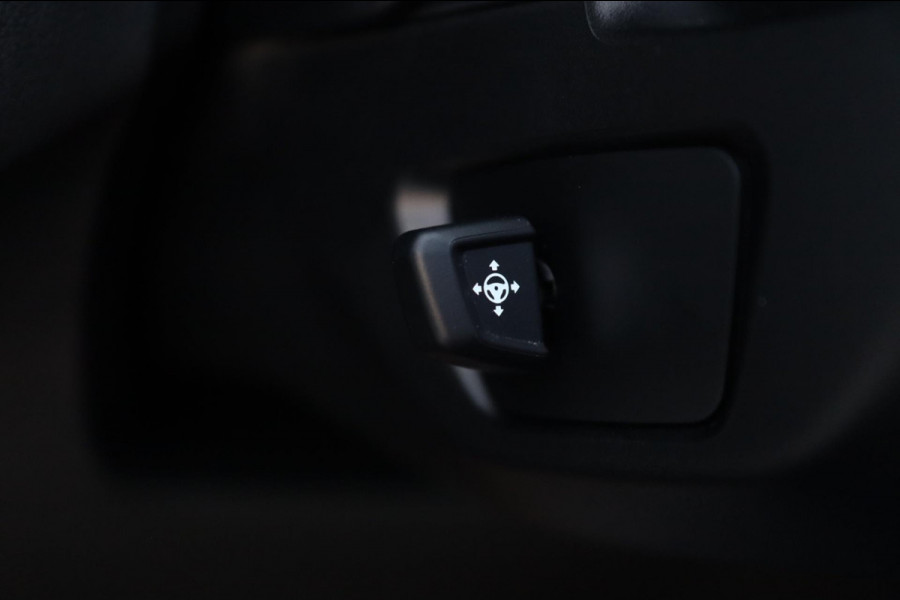 BMW 5 Serie Touring 540i xDrive / PANODAK / Soft Close / CAMERA / HUD / KEYLESS