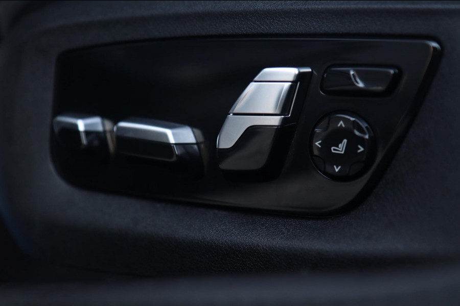 BMW 5 Serie Touring 540i xDrive / PANODAK / Soft Close / CAMERA / HUD / KEYLESS