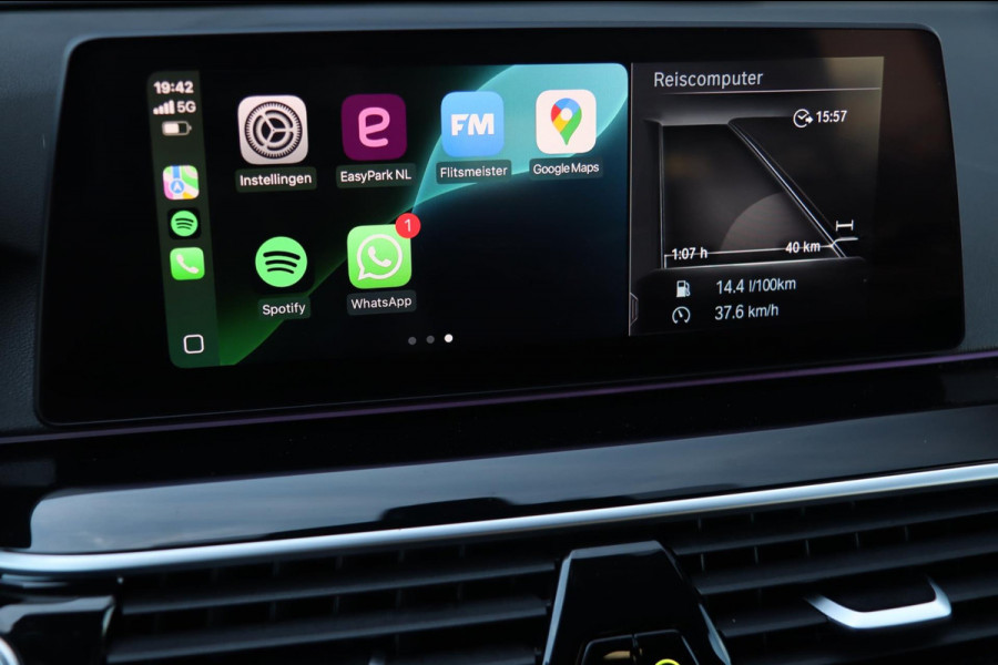 BMW 5 Serie Touring 540i xDrive / PANODAK / Soft Close / CAMERA / HUD / KEYLESS