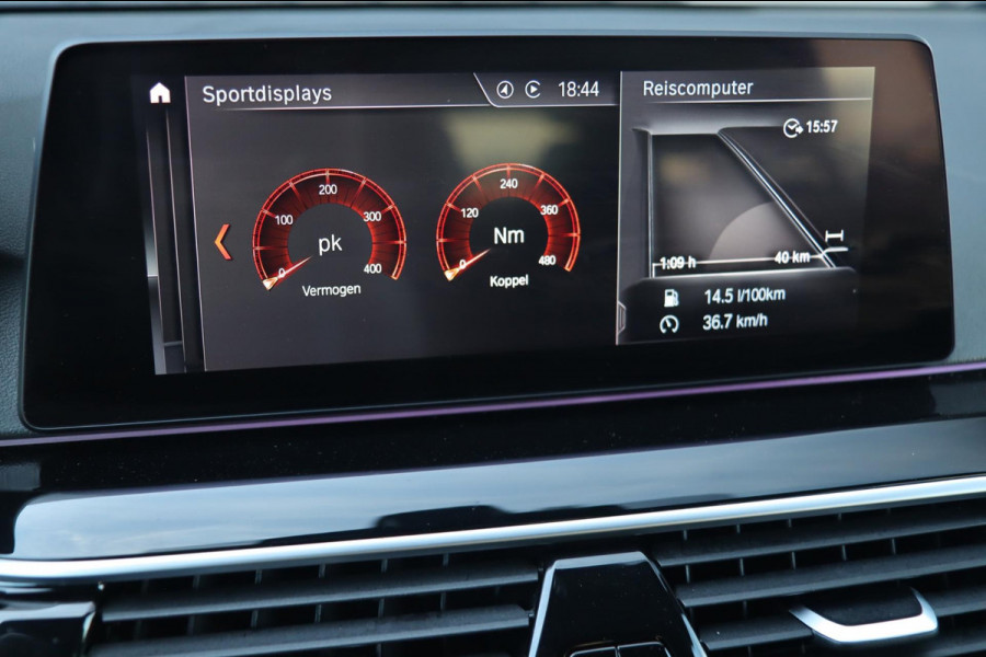 BMW 5 Serie Touring 540i xDrive / PANODAK / Soft Close / CAMERA / HUD / KEYLESS