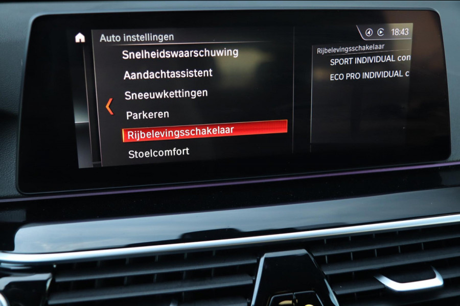 BMW 5 Serie Touring 540i xDrive / PANODAK / Soft Close / CAMERA / HUD / KEYLESS