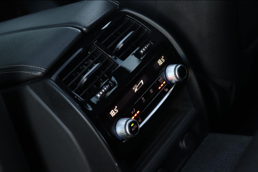 BMW 5 Serie Touring 540i xDrive / PANODAK / Soft Close / CAMERA / HUD / KEYLESS