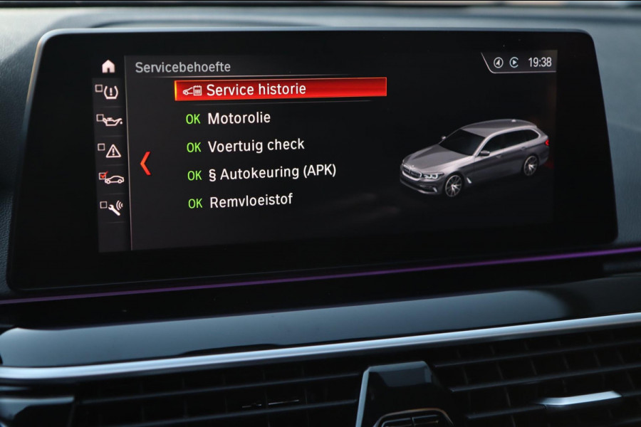 BMW 5 Serie Touring 540i xDrive / PANODAK / Soft Close / CAMERA / HUD / KEYLESS