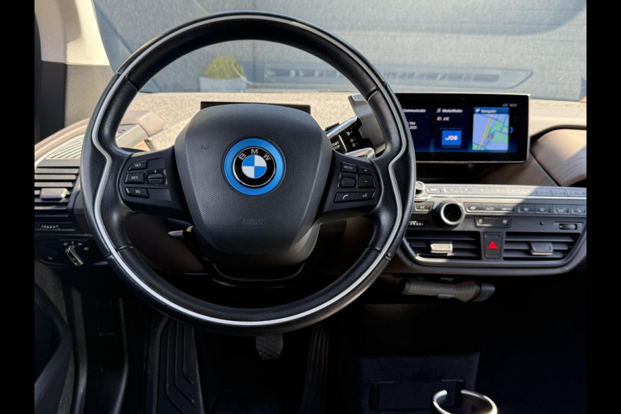BMW i3 S 120Ah 42 kWh RoadStyle Edition 2e Eigenaar,Navi,Leder,184pk,Stoelverwarming,Dealer Onderhouden,Pdc V+A,Apk tot 01-2026