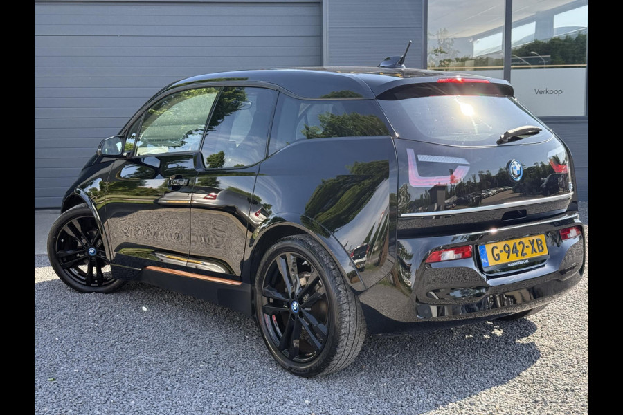 BMW i3 S 120Ah 42 kWh RoadStyle Edition 2e Eigenaar,Navi,Leder,184pk,Stoelverwarming,Dealer Onderhouden,Pdc V+A,Apk tot 01-2026
