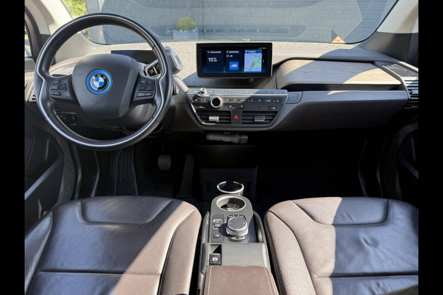 BMW i3 S 120Ah 42 kWh RoadStyle Edition 2e Eigenaar,Navi,Leder,184pk,Stoelverwarming,Dealer Onderhouden,Pdc V+A,Apk tot 01-2026