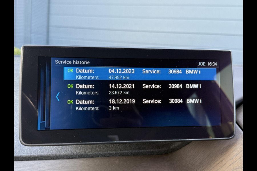BMW i3 S 120Ah 42 kWh RoadStyle Edition 2e Eigenaar,Navi,Leder,184pk,Stoelverwarming,Dealer Onderhouden,Pdc V+A,Apk tot 01-2026