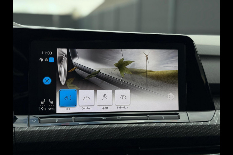 Volkswagen Golf 1.5 eTSI 3x R-Line Panorama Camera